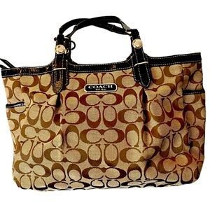 💲SALE💲Coach Gallery East West Signature Monogram Canvas Tote - Great Condition